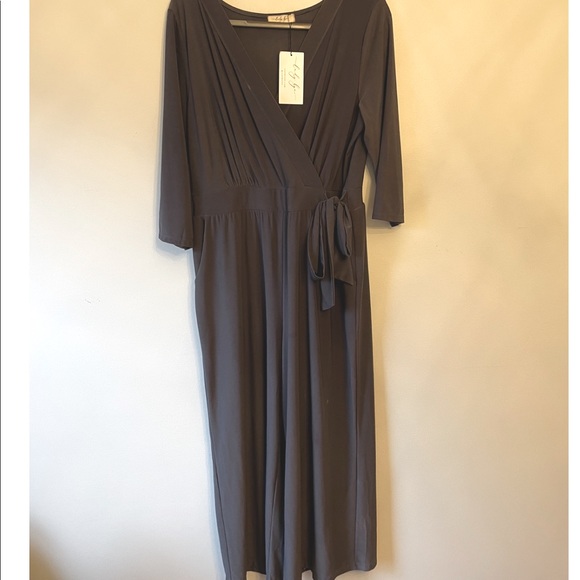 Pants - Cute grey jumpsuit with tie